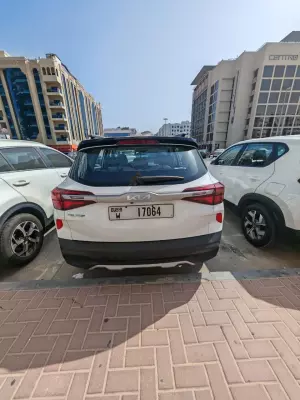 &rlm;إيجار كيا سونيت في دبي