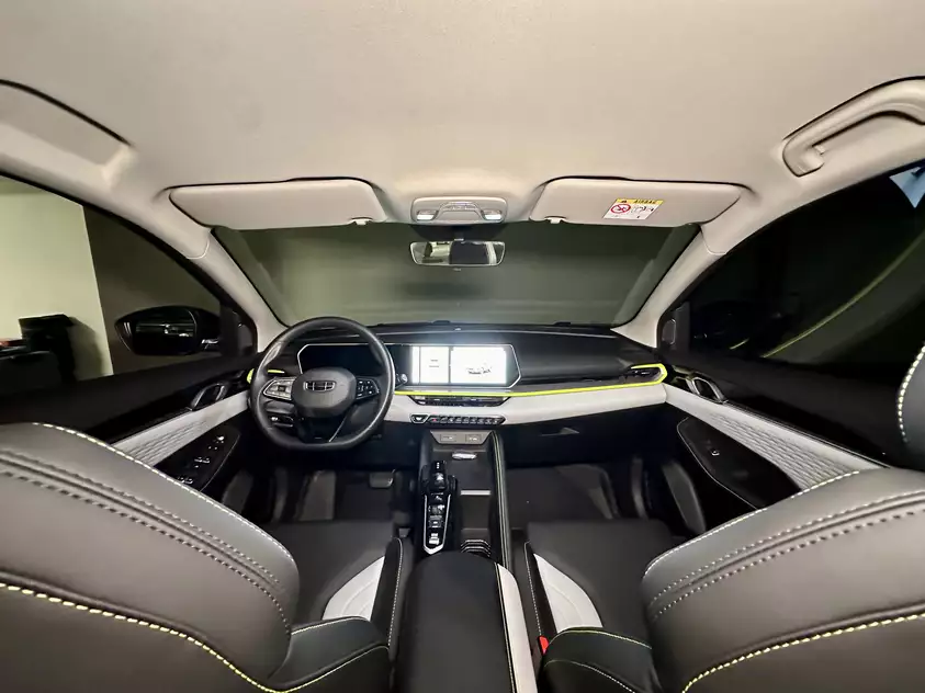 Geely Coolray in affitto a Ras Al Khaimah