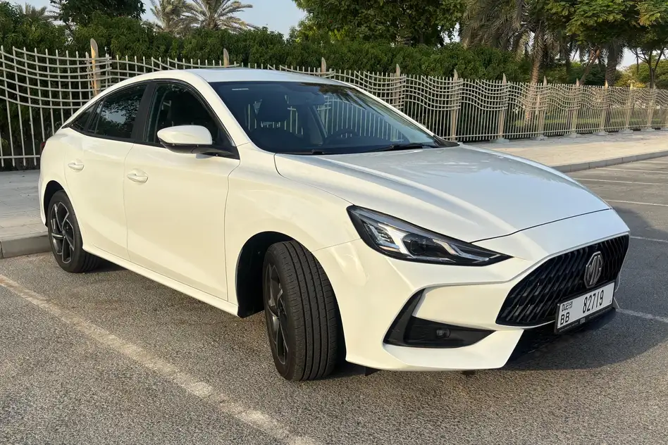 MG GT para alquiler en Dub&aacute;i