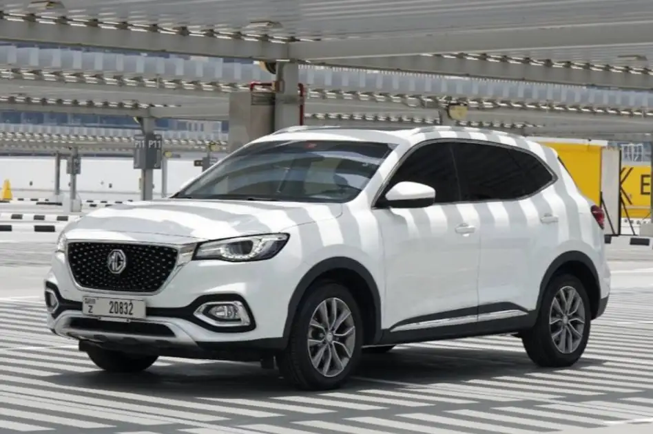 MG HS in affitto a Dubai