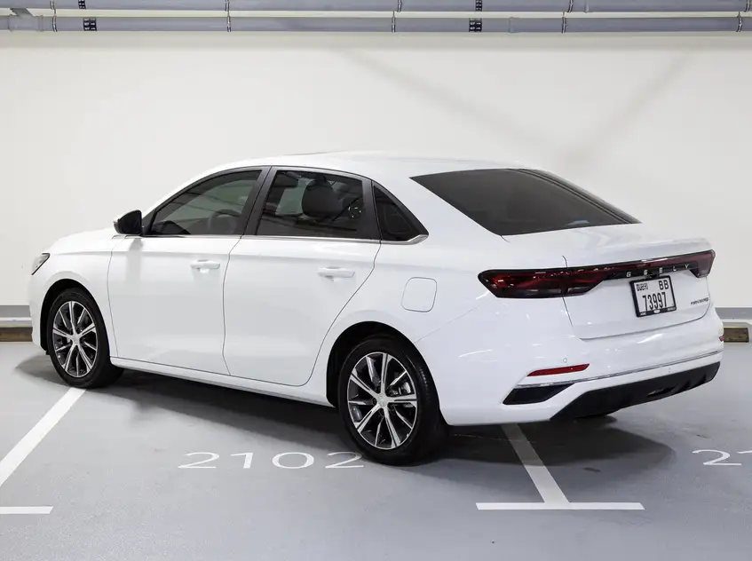 Geely Emgrand in affitto a Ras Al Khaimah