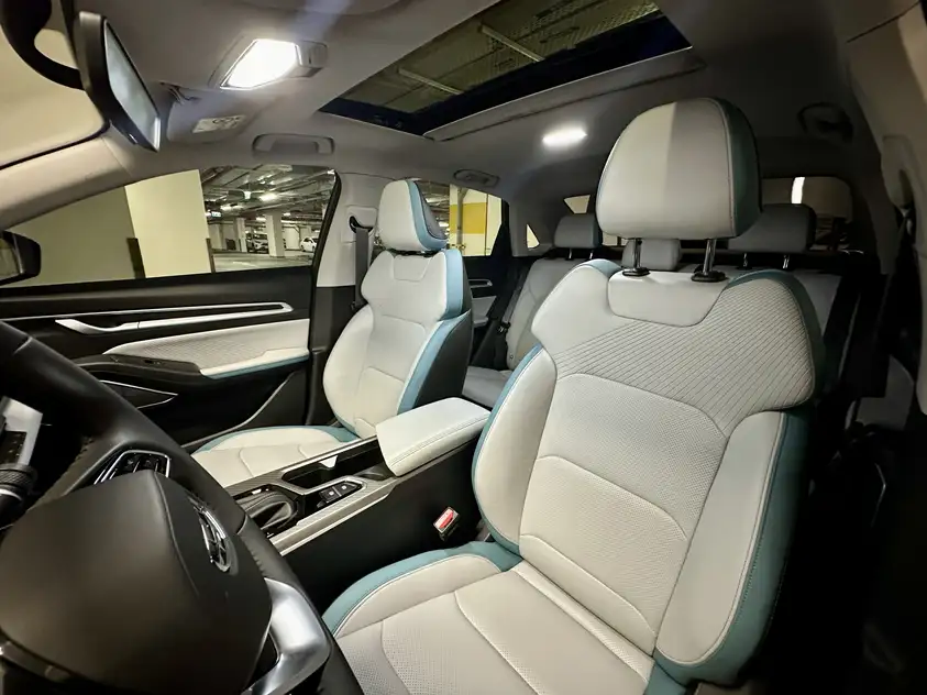 Geely Emgrand in affitto a Ras Al Khaimah