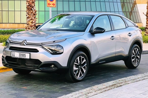 Dubai'de kiralık Citroen C4