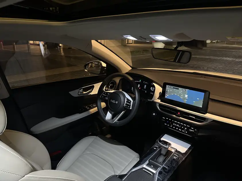 KIA K3 zur Miete in Ras Al Khaimah