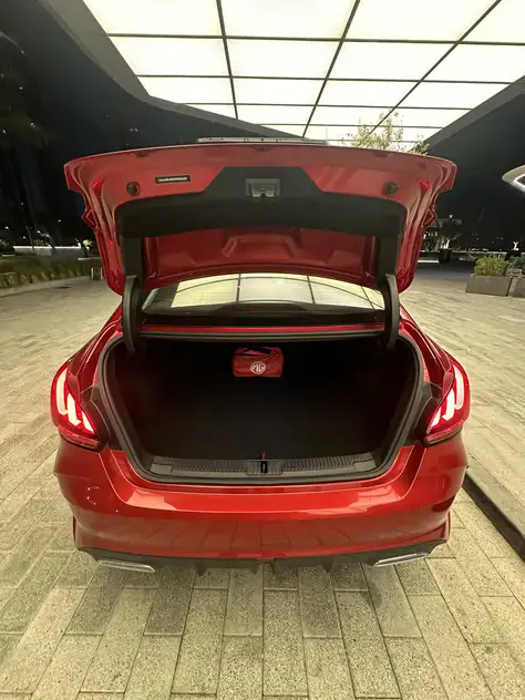 إيجار MG GT في رأس الخيمة