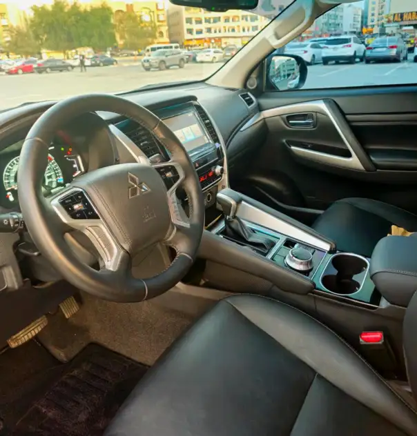 Mitsubishi Montero Sport in affitto a Ras Al Khaimah