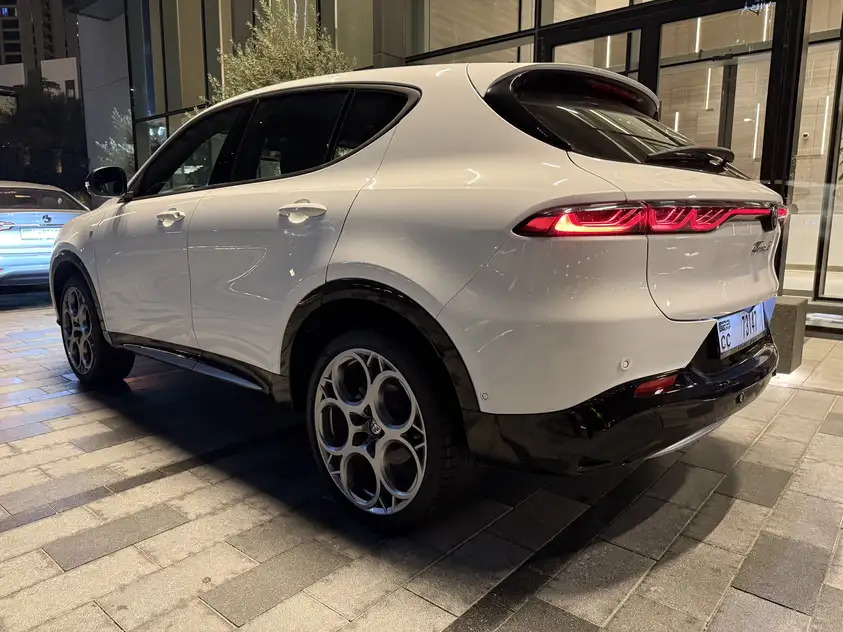 Alfa Romeo Tonale in affitto a Sharjah