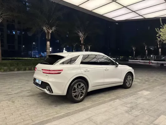 Genesis GV70 te huur in Dubai