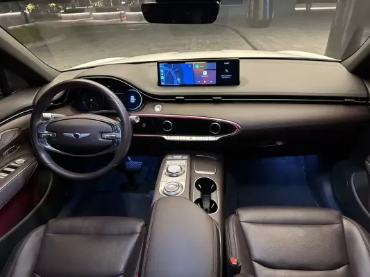 Genesis GV70 te huur in Dubai