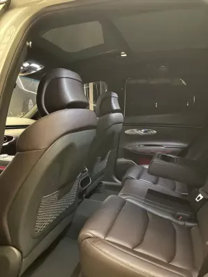 Genesis GV70 te huur in Dubai