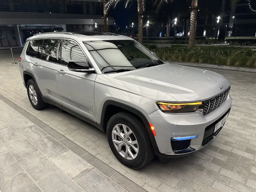 Jeep Cherokee for rent in Sharjah