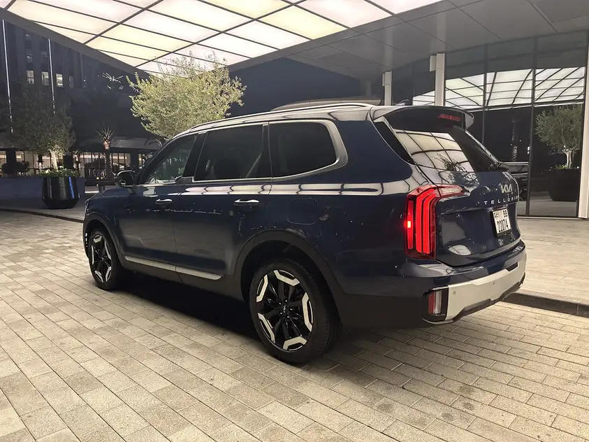 KIA Telluride in affitto a Ras Al Khaimah