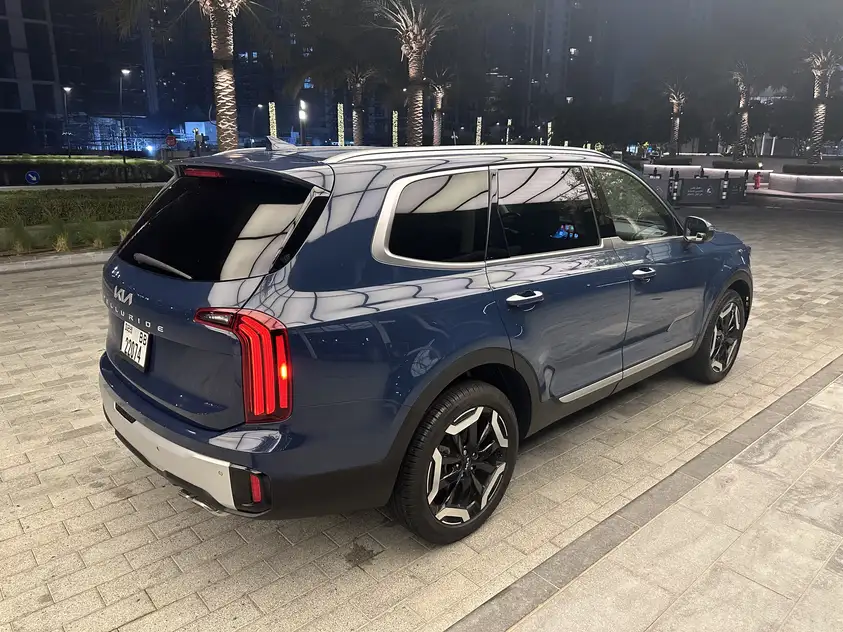 KIA Telluride in affitto a Ras Al Khaimah