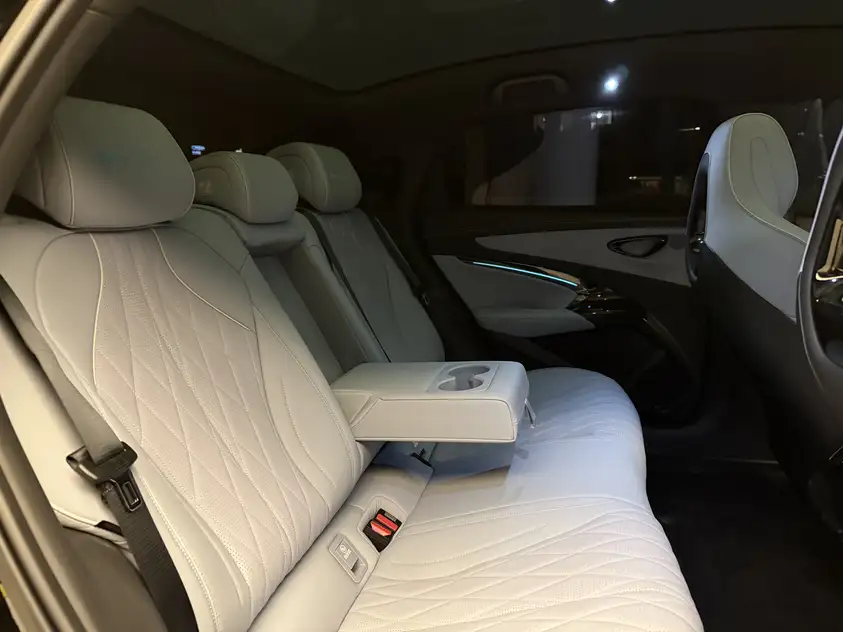 BYD Seal in affitto a Ras Al Khaimah