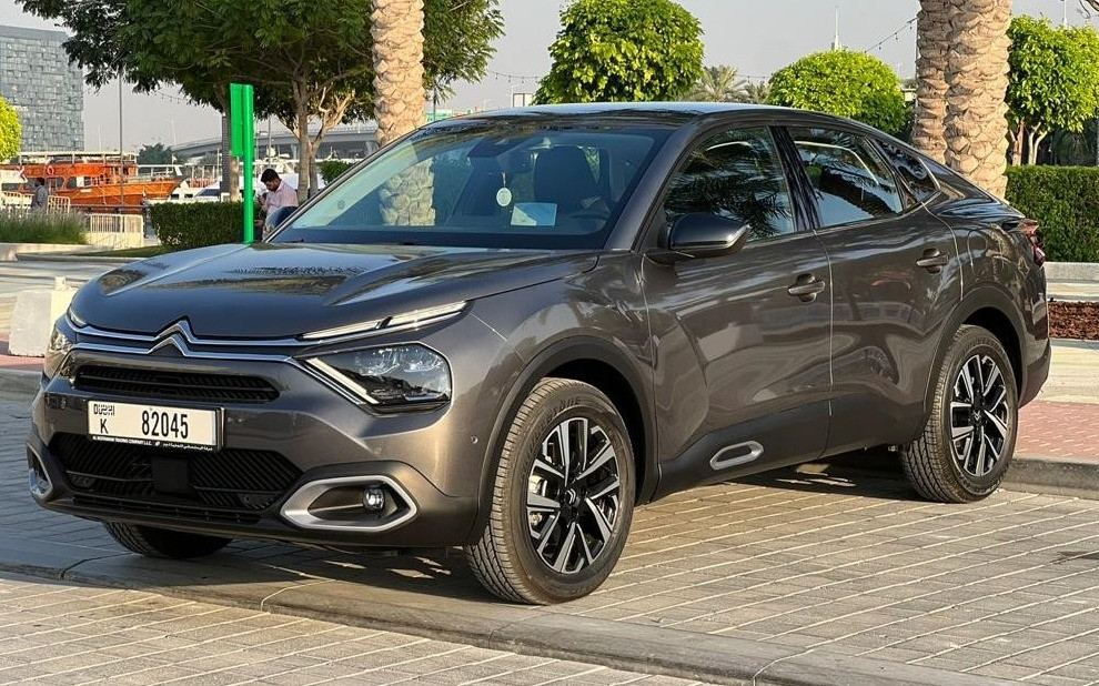 Citroen C4X te huur in Abu Dhabi