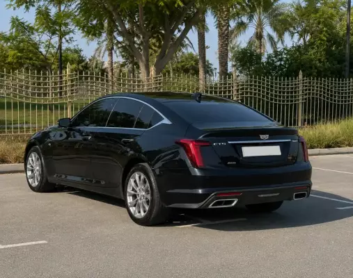 Cadillac CT5 te huur in Dubai