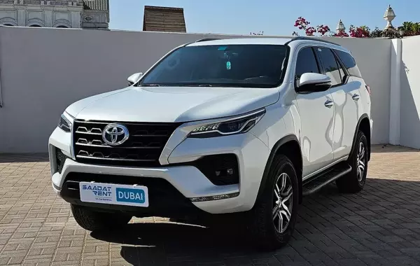 Toyota Fortuner для аренды в Дубай