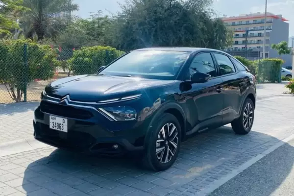 Dubai'de kiralık Citroen C4X