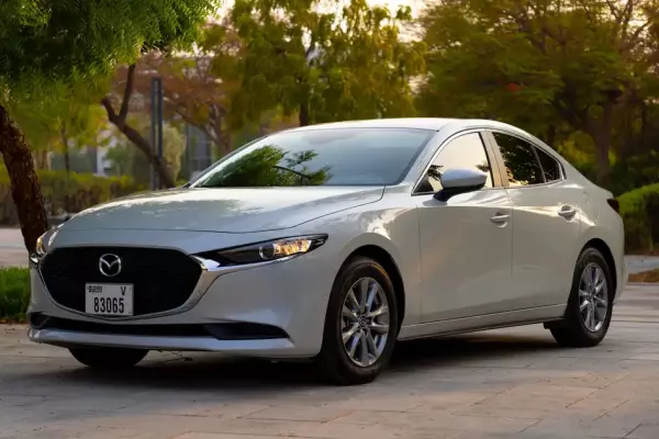 Mazda 3 для аренды в Рас-эль-Хайме