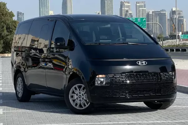 Hyundai Staria te huur in Dubai