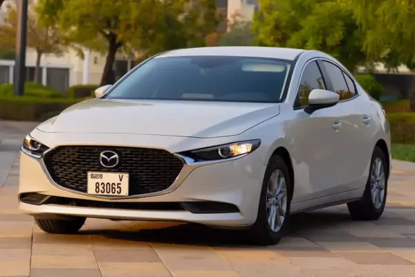 Mazda 3 te huur in Dubai
