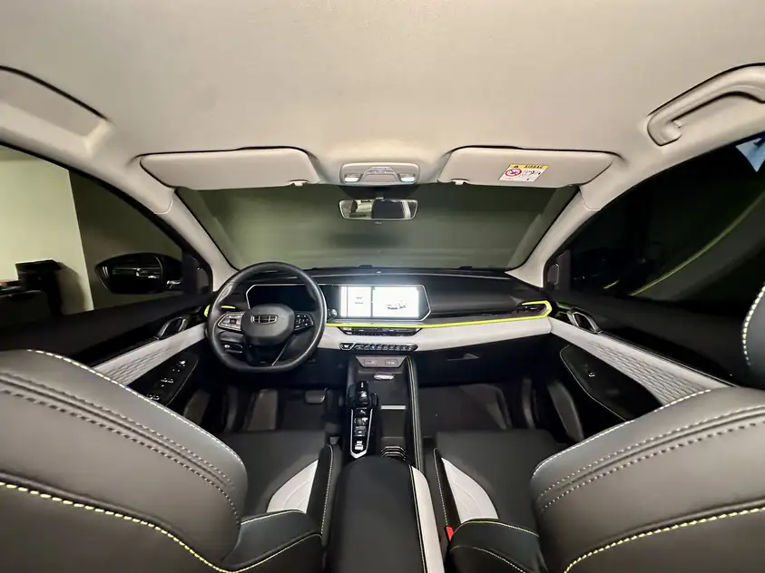 Geely Coolray in affitto a Ras Al Khaimah