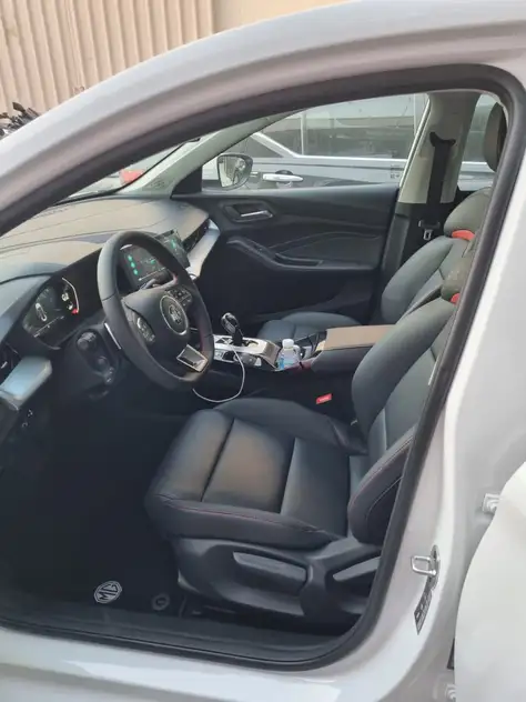 MG GT in affitto a Ras Al Khaimah