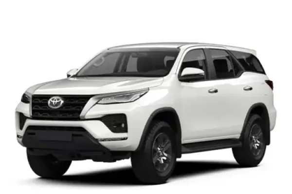 Toyota Fortuner para alquiler en Ras al-Jaimah