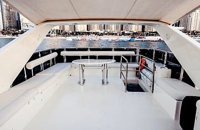 إيجار Azimut 80 قدم فيDubai Marina في دبي