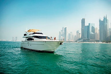 Azimut 80 pie en Dubai Marina para alquiler en Dubai