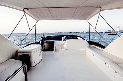 إيجار Azimut 80 قدم فيDubai Marina في دبي