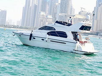 Gulf Craft 48 piede a Dubai Harbour in affitto a Dubai