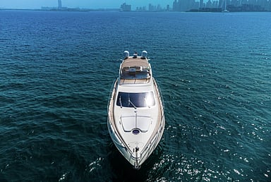 在迪拜 租 Lucky Star 62 英尺 在Dubai Harbour