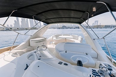 Princess 68 pie en Dubai Harbour para alquiler en Dubai