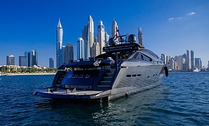 Sunseeker Predator UD30 95 piede a Dubai Marina in affitto a Dubai