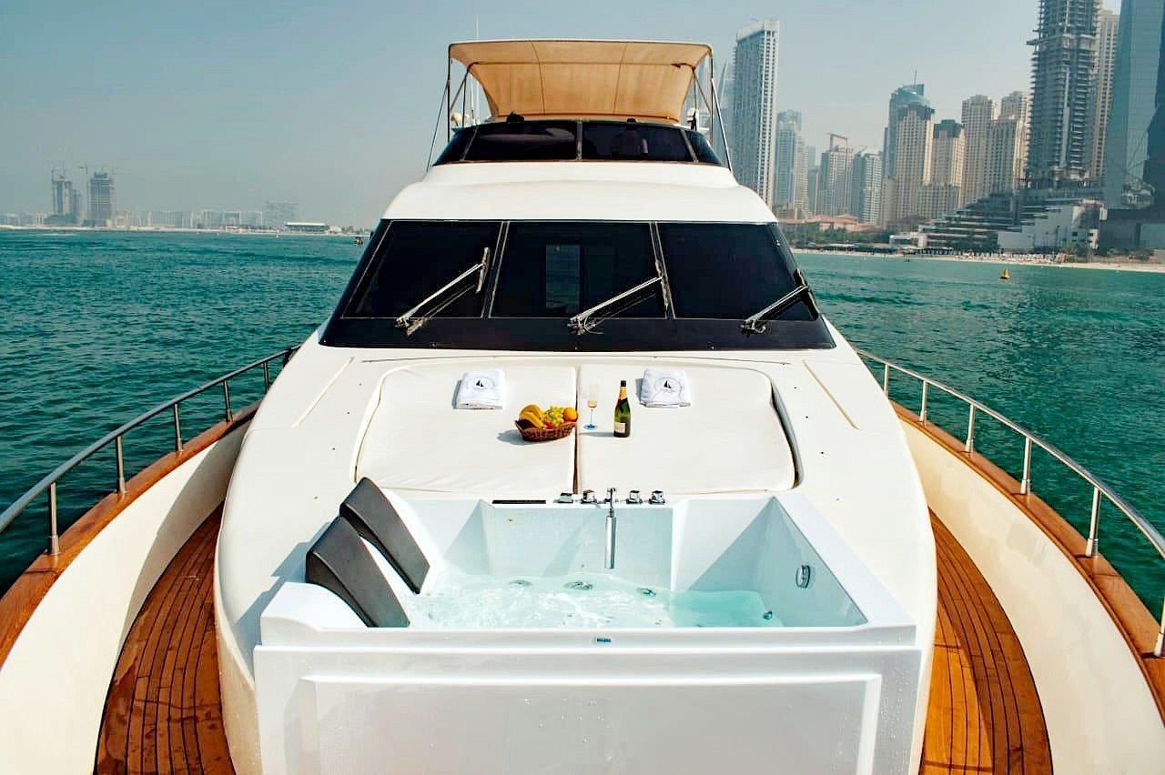 Azimut 80 футов в Dubai Marina для аренды в Дубай 1
