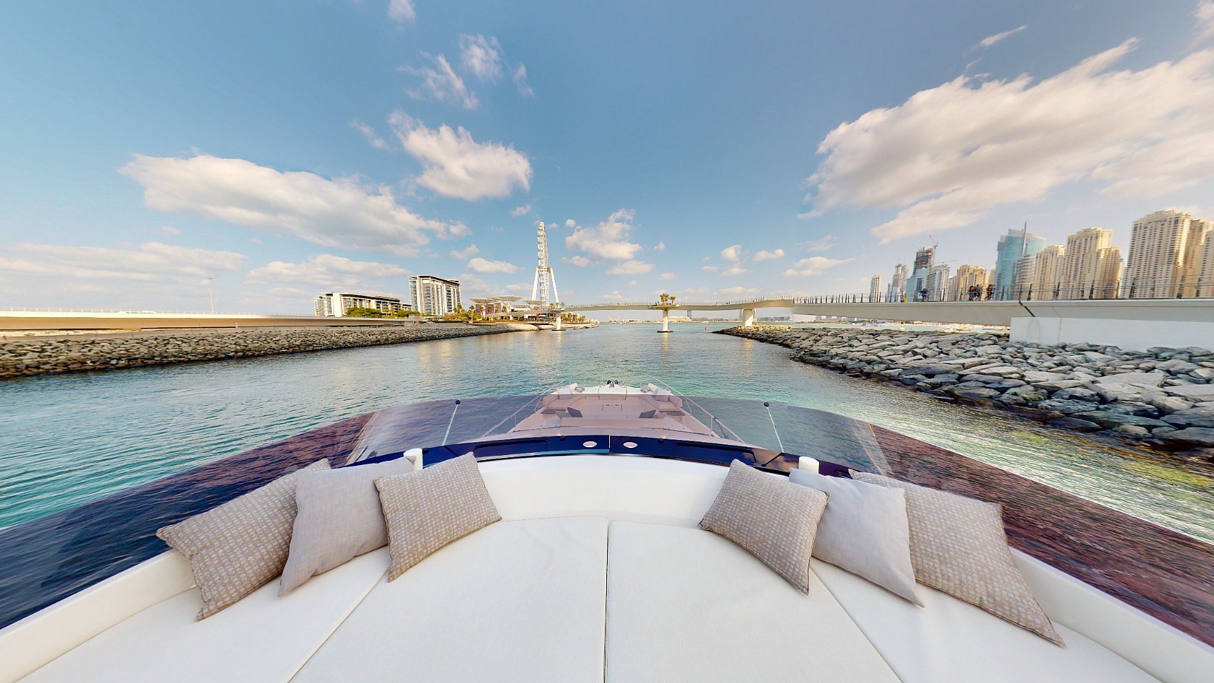 Ferretti 67 pie (2019) en Dubai Harbour para alquiler en Dubai 7