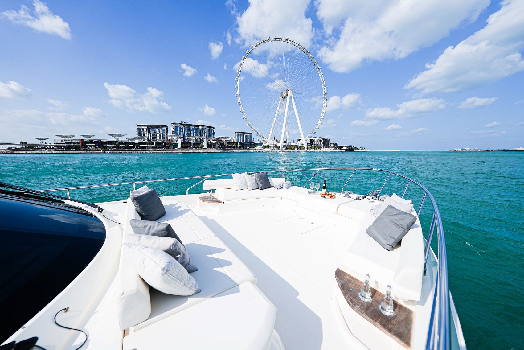 Ferretti 67 футов (2019) в Dubai Harbour для аренды в Дубай 1