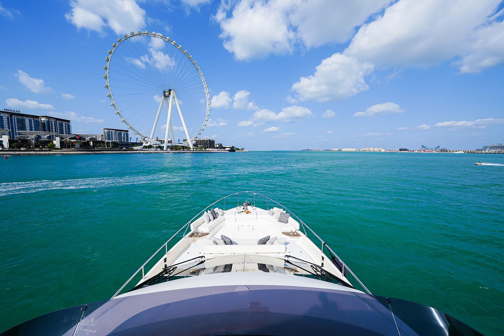Ferretti 67 pie (2019) en Dubai Harbour para alquiler en Dubai 3