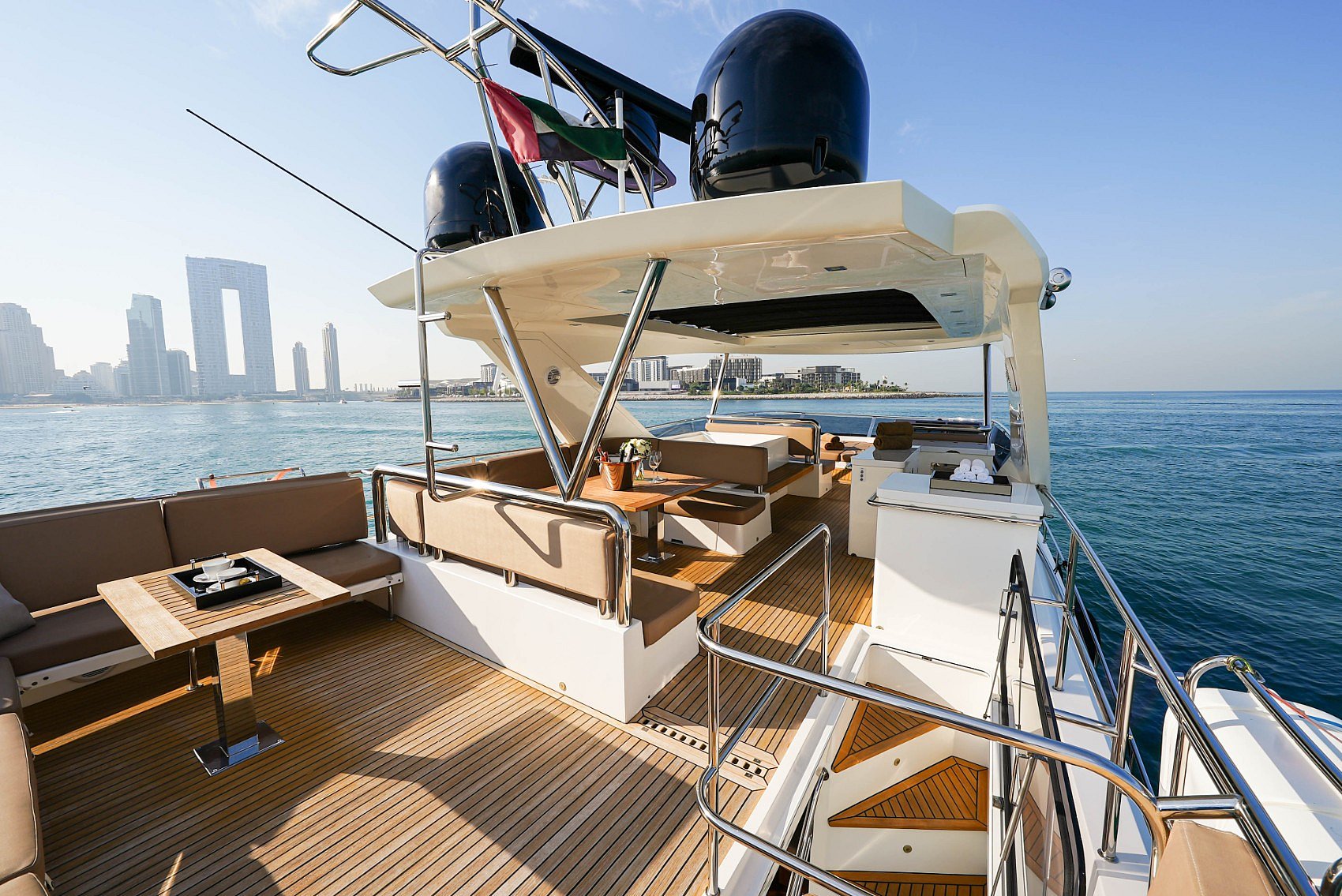 Galeon 78 футов (2018) в Dubai Harbour для аренды в Дубай 17