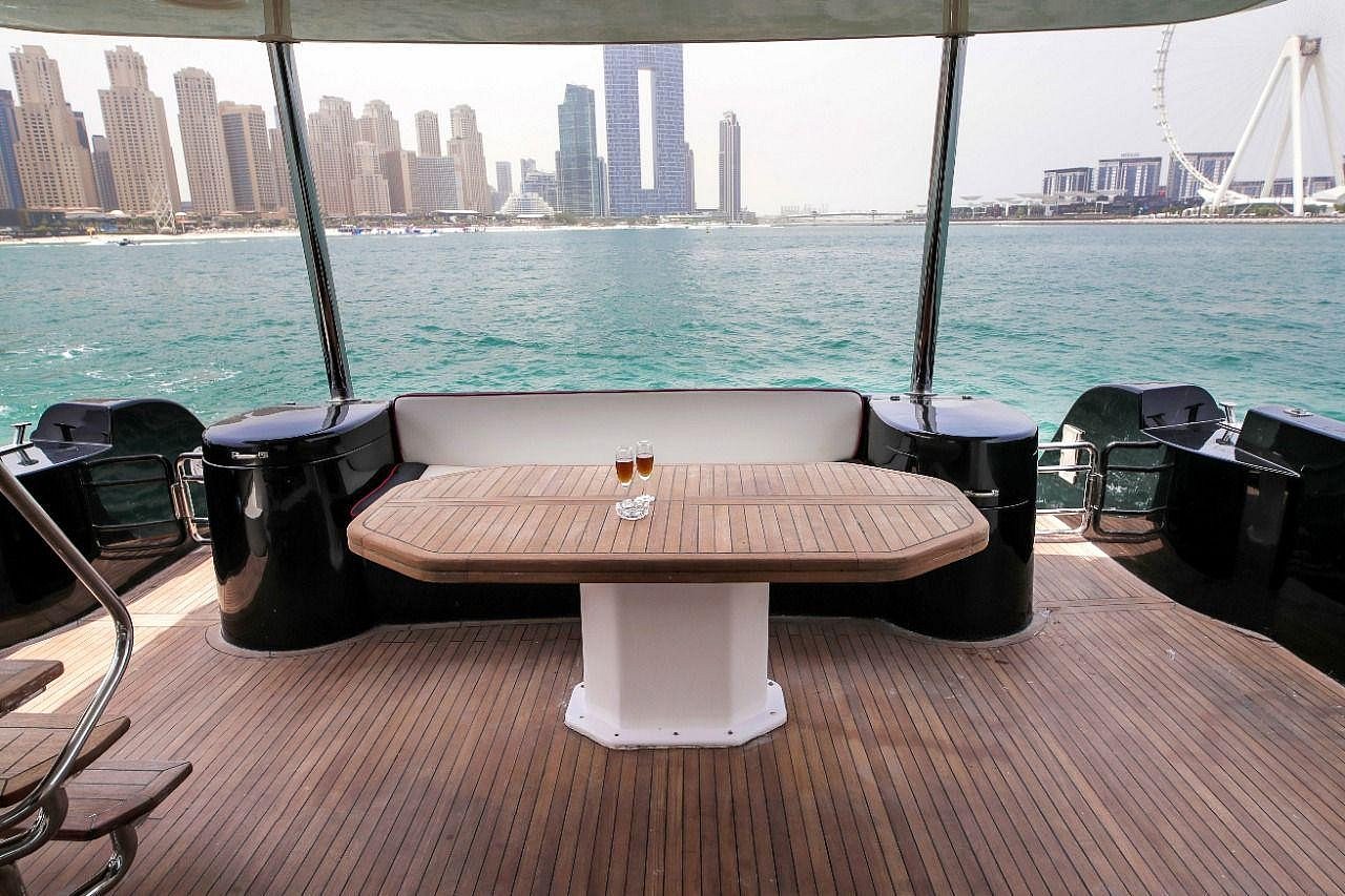 Gulf Craft 90 pied à Dubai Marina à louer à Dubai 7