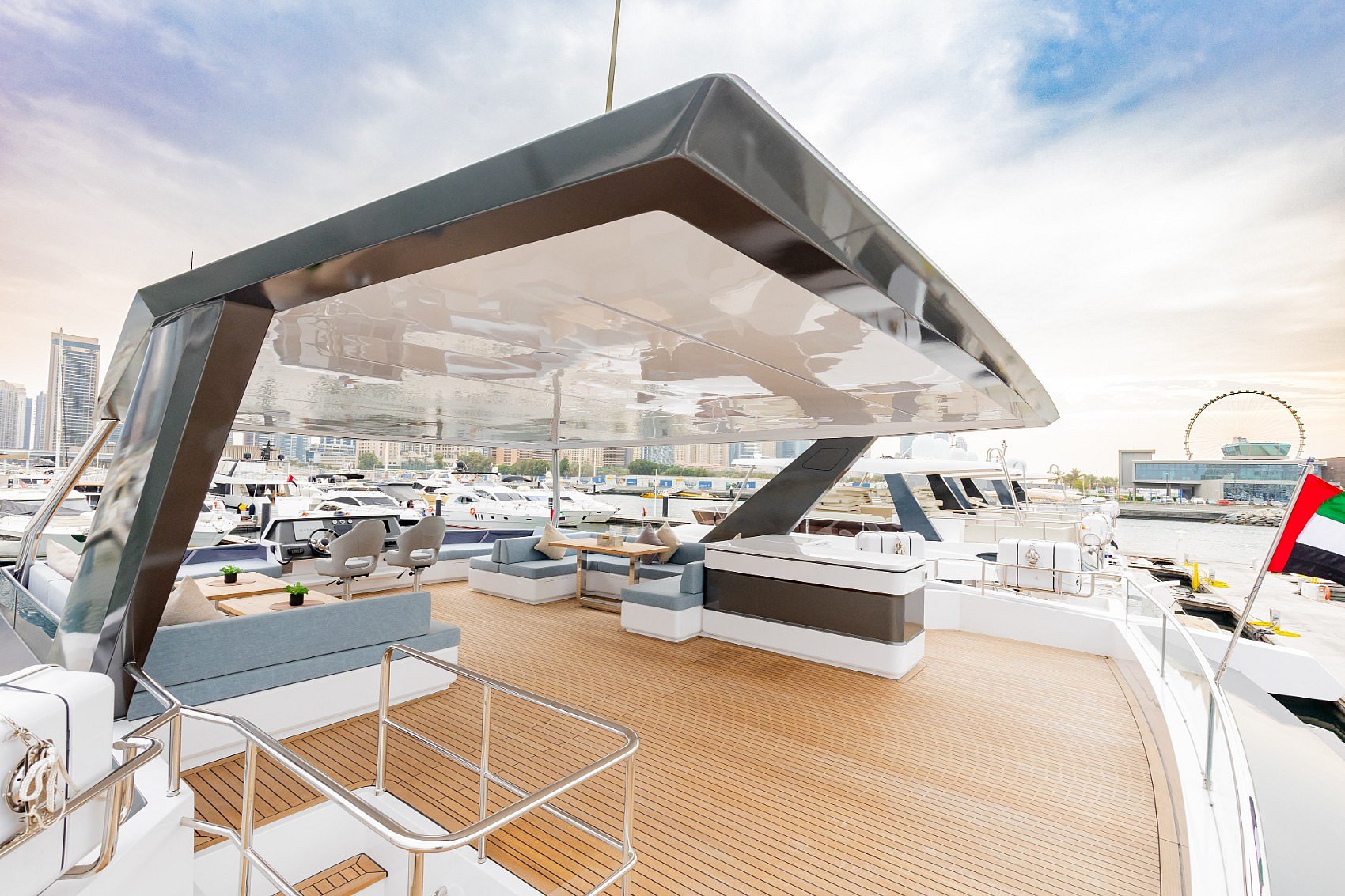 Infinity 60 футов (2023) в Dubai Harbour для аренды в Дубай 15