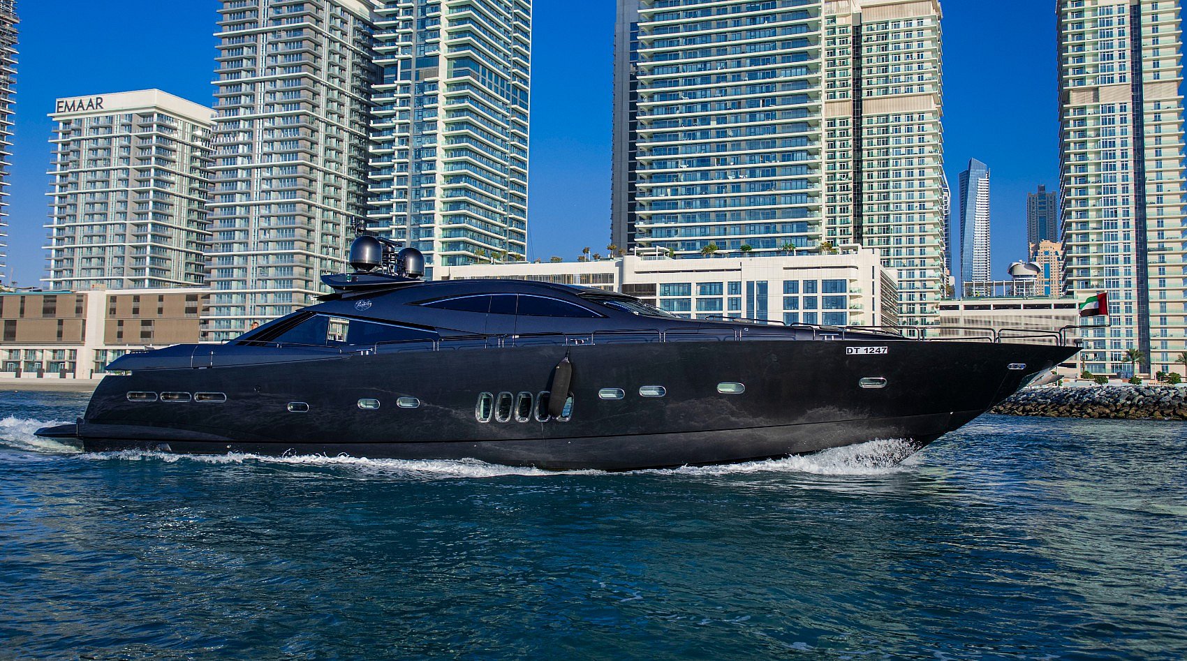 Sunseeker Predator UD30 95 футов в Dubai Marina для аренды в Дубай 5