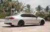 BMW 750 XDrive (Blanco), 2018 para alquiler en Dubai 0
