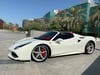 إيجار Ferrari 488 Cabrio (أبيض), 2019 في دبي 0