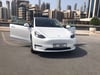 Tesla Model Y Long Range (Weiß), 2022  zur Miete in Dubai 2