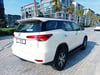 Toyota Fortuner (Blanco), 2022 para alquiler en Dubai 2