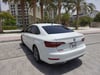 إيجار Volkswagen Jetta (أبيض), 2021 في دبي 0