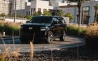 Cadillac Escalade (Noir), 2023 à louer à Abu Dhabi