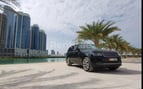 Range Rover Vogue (Noir), 2019 à louer à Abu Dhabi